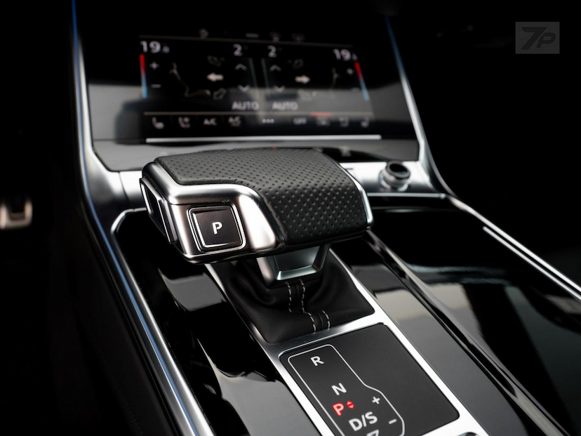 Foto do veículo AUDI RS6  AV 4.0TFSI 2021 17.480 KM 879.500,00