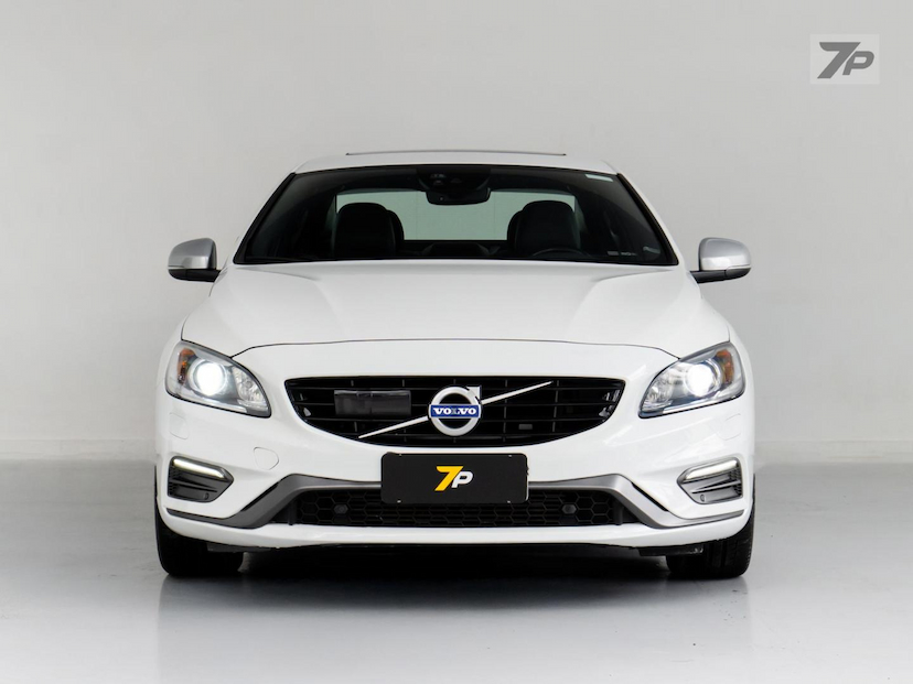 Foto do veículo VOLVO S60  2.0 T6 R-DES 2016 65.932 KM 119.500,00