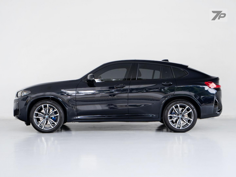 Foto do veículo BMW X4  XDRIVE30I 2025 1.900 KM 499.000,00