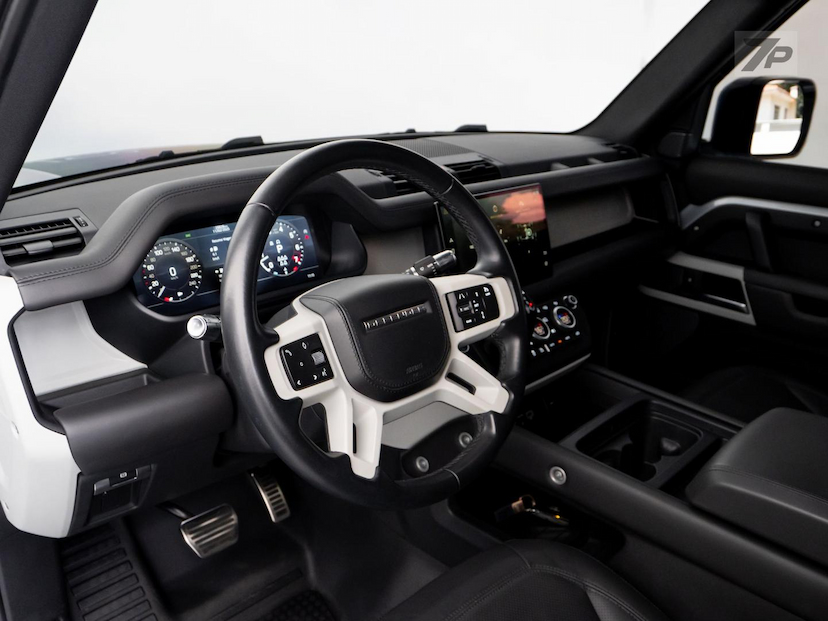 Foto do veículo LAND ROVER DEFENDER 110P HSE 7L 2022 29.830 KM 529.000,00
