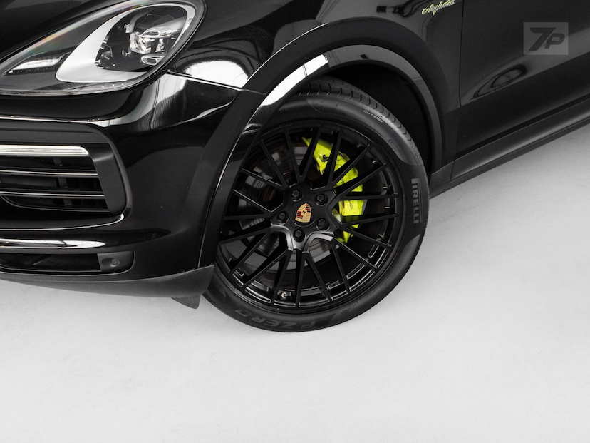 Foto do veículo PORSCHE CAYENNE  COUPE PLATINUM ED 3.0 (HIBRIDO) 2022 26.049 KM 677.000,00