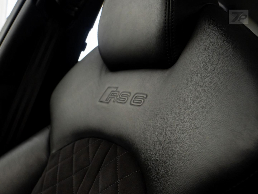 Foto do veículo AUDI RS6  AVANT 4.0TFSI 2015 60.225 KM 369.000,00