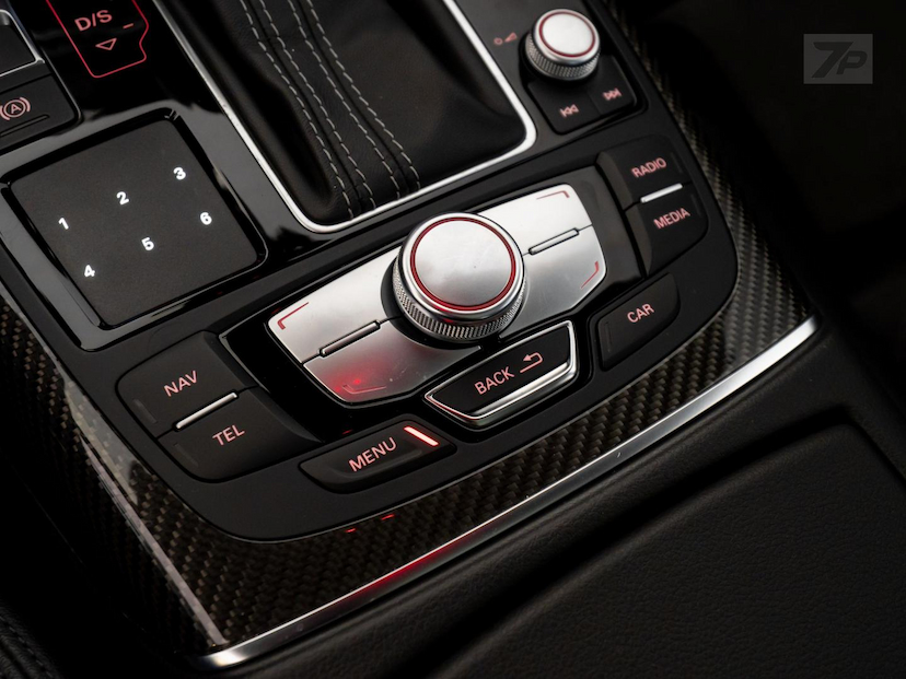 Foto do veículo AUDI RS6  AVANT 4.0TFSI 2015 60.225 KM 369.000,00