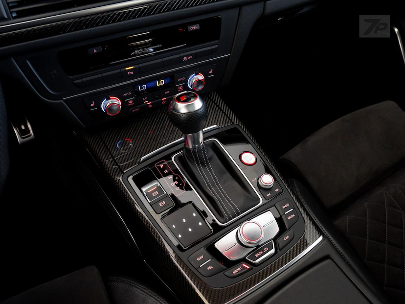 Foto do veículo AUDI RS6  AVANT 4.0TFSI 2015 60.225 KM 369.000,00