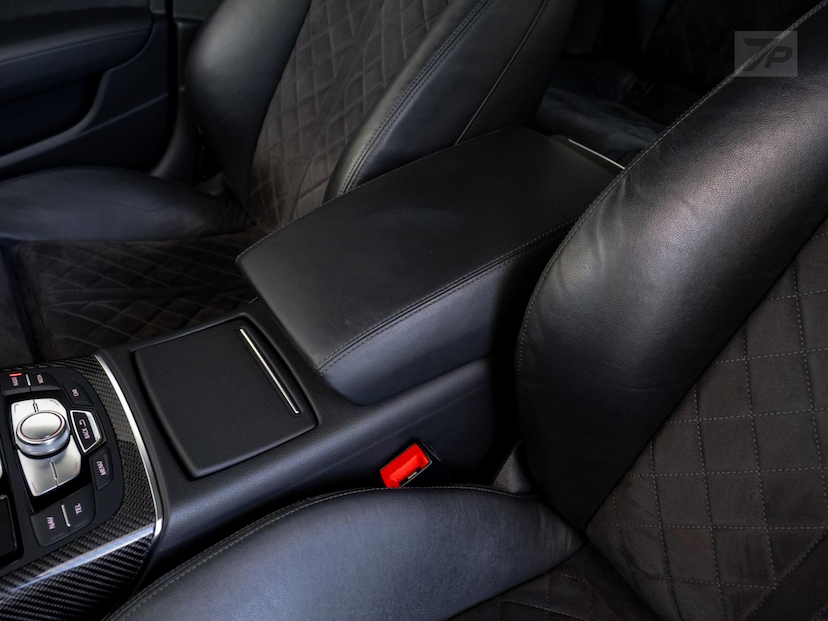 Foto do veículo AUDI RS6  AVANT 4.0TFSI 2015 60.225 KM 369.000,00