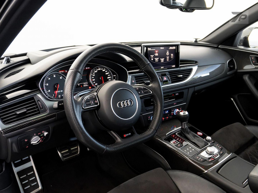 Foto do veículo AUDI RS6  AVANT 4.0TFSI 2015 60.225 KM 369.000,00
