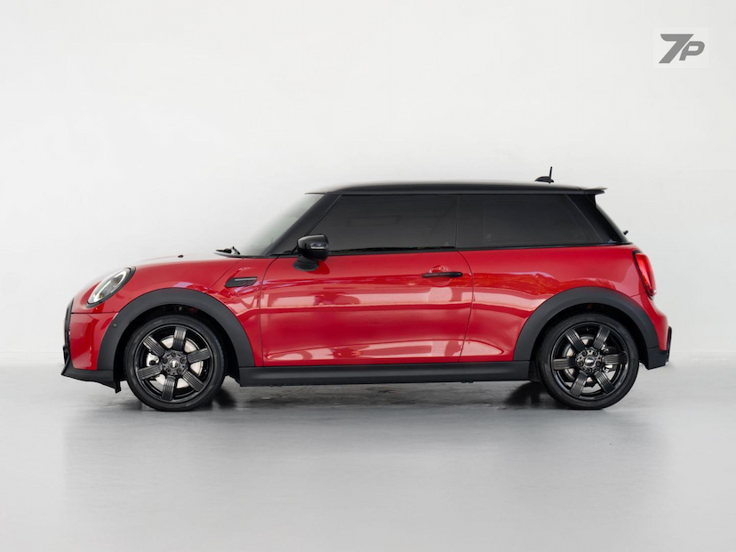 Foto do veículo MINI COOPER MINI  S 3P TOP 2023 9.564 KM 198.000,00
