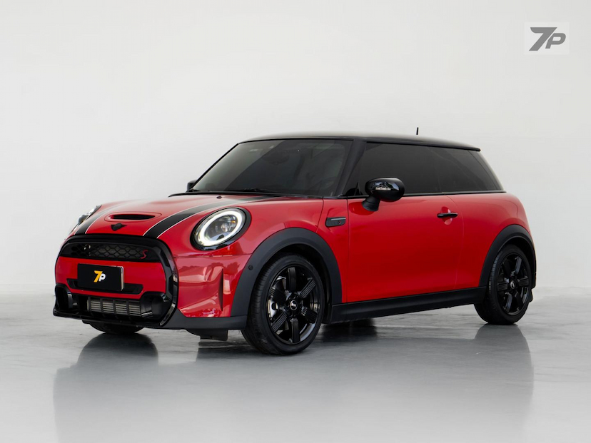 Foto do veículo MINI COOPER MINI  S 3P TOP 2023 9.564 KM 198.000,00