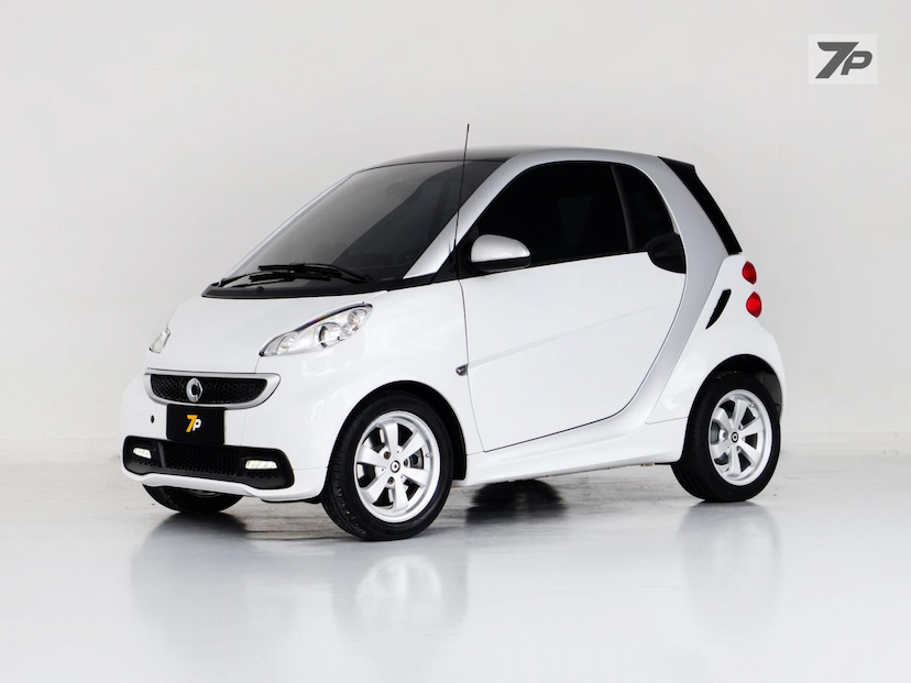 Foto do veículo SMART FORTWO  COUPE 62 2015 14.800 KM 78.900,00