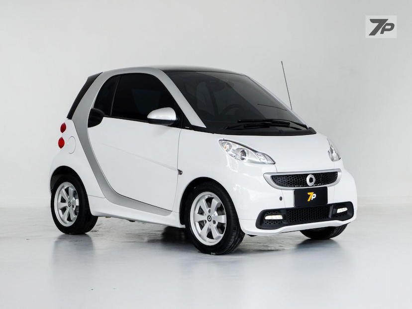 Foto do veículo SMART FORTWO  COUPE 62 2015 14.800 KM 78.900,00