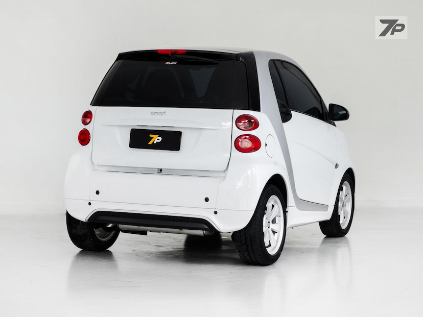 Foto do veículo SMART FORTWO  COUPE 62 2015 14.800 KM 78.900,00