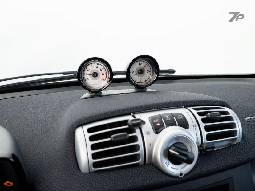 Foto do veículo SMART FORTWO  COUPE 62 2015 14.800 KM 78.900,00