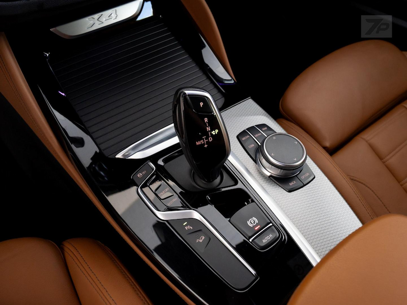Foto do veículo BMW X4  XDRIVE30I 2019 71.107 KM 252.500,00