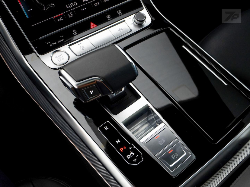 Foto do veículo AUDI Q8  3.0 TFSI GASOLINA PERFORMANCE BLACK QUATTRO TIPTRONIC 2020 59.896 KM 355.000,00