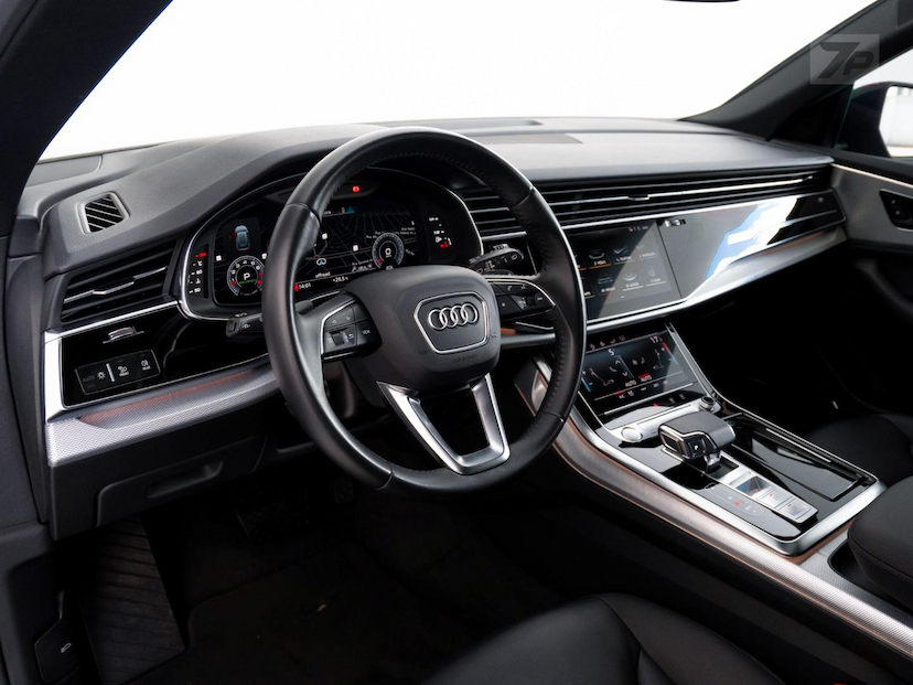 Foto do veículo AUDI Q8  3.0 TFSI GASOLINA PERFORMANCE BLACK QUATTRO TIPTRONIC 2020 59.896 KM 355.000,00