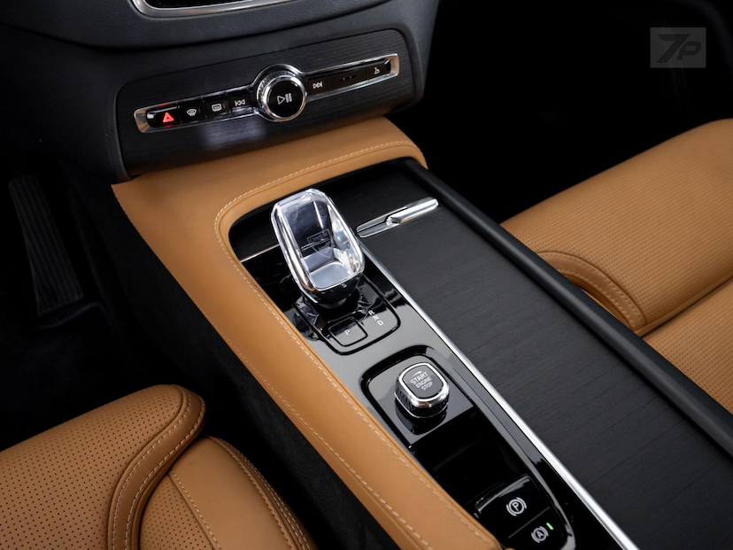 Foto do veículo VOLVO XC90  T8 ULTIMATE 2024 17.000 KM 498.500,00