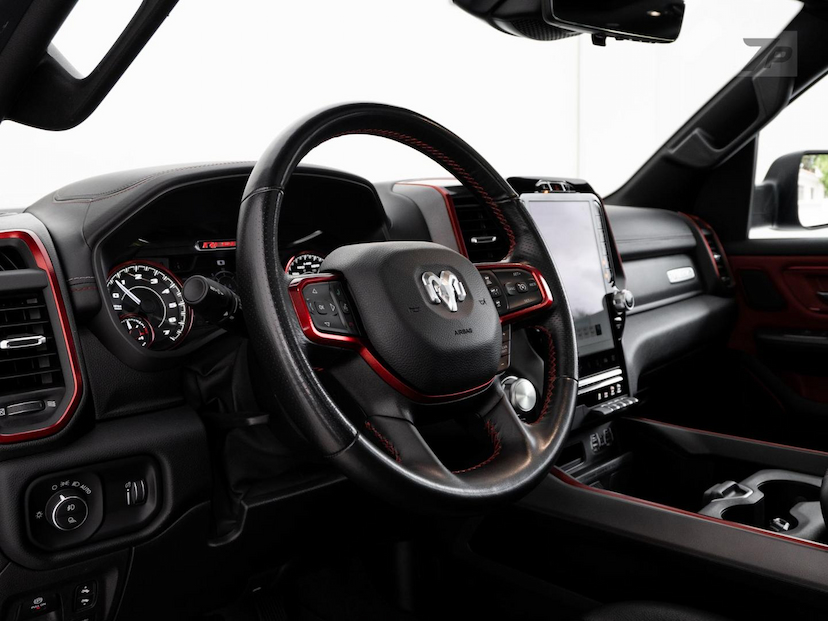 Foto do veículo RAM 1500  REBEL HEMI 2022 63.800 KM 348.500,00