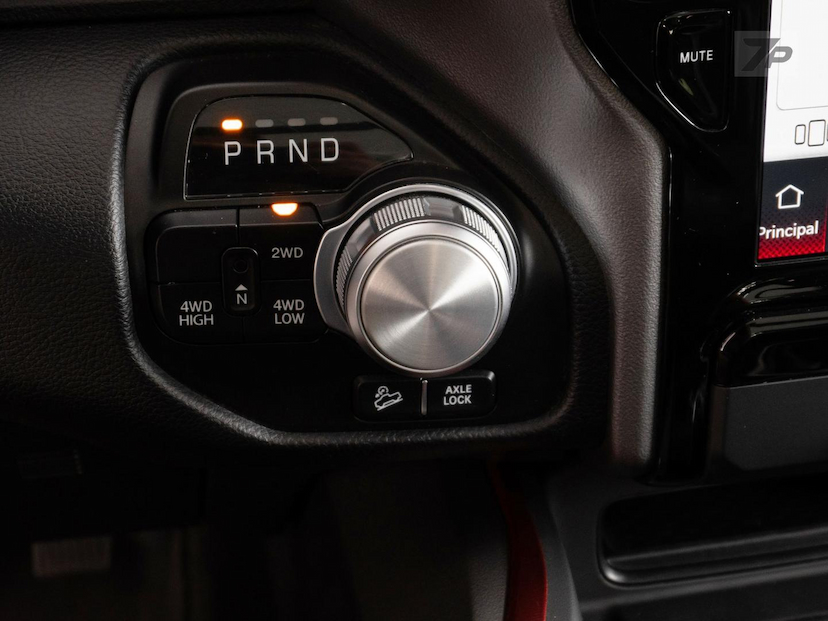 Foto do veículo RAM 1500  REBEL HEMI 2022 63.800 KM 348.500,00