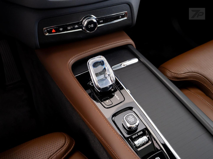 Foto do veículo VOLVO XC90  T8 INSCRIPT 2021 46.975 KM 349.000,00
