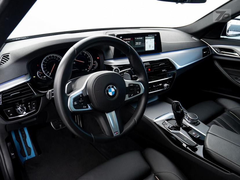 Foto do veículo BMW 530I  2018 19.249 KM 249.800,00