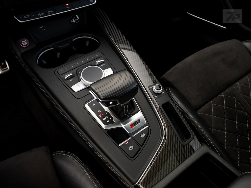 Foto do veículo AUDI RS5  CP 2.9TFSI 2019 33.600 KM 399.800,00