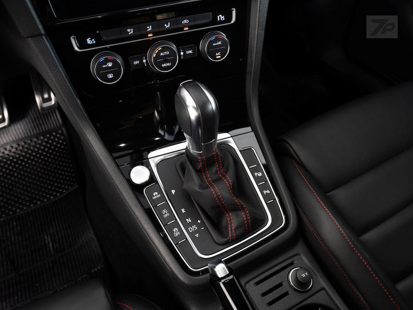 Foto do veículo VOLKSWAGEN GOLF  GTI 2019 12.813 KM 278.900,00