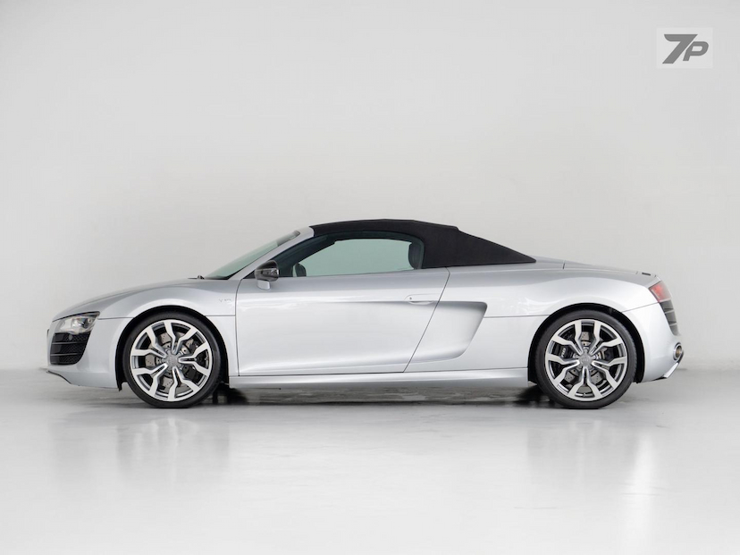 Foto do veículo AUDI R8  5.2 FSI V10 40V QUATTRO SPYDER 2011 4.701 KM 835.000,00
