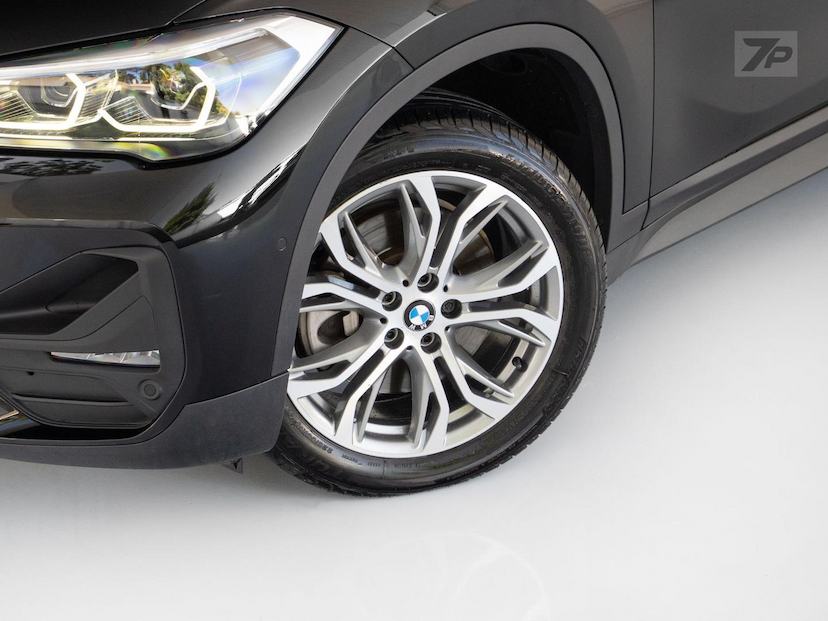 Foto do veículo BMW X1  S20I ACTIVEFLEX 2020 27.738 KM 164.500,00