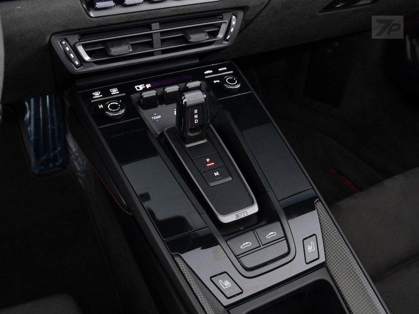 Foto do veículo PORSCHE 911  TARGA 4GTS 2023 7.300 KM 1.279.000,00