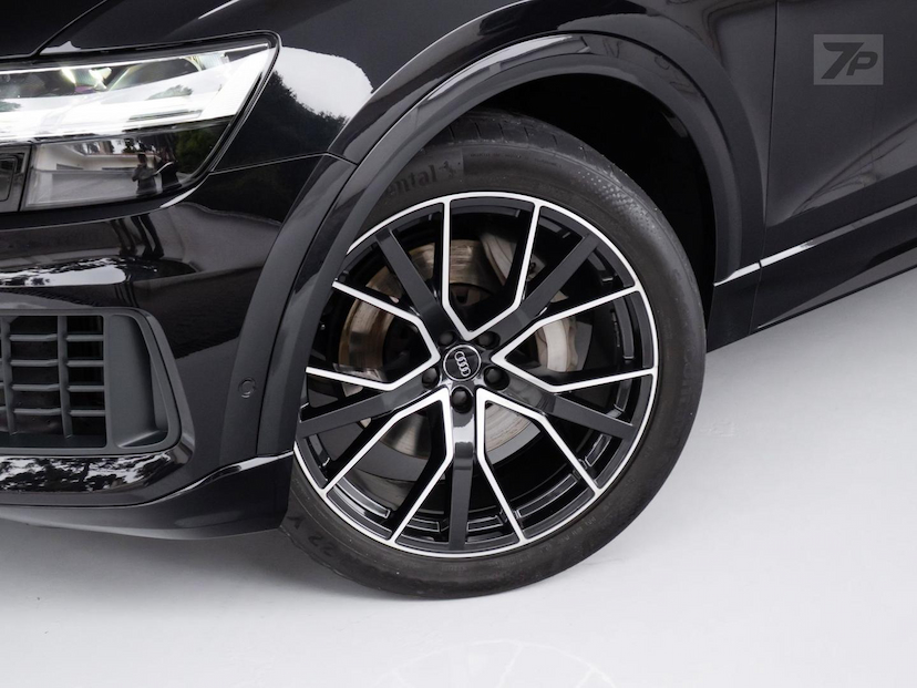 Foto do veículo AUDI Q8  3.0TFSI 2020 19.854 KM 378.900,00