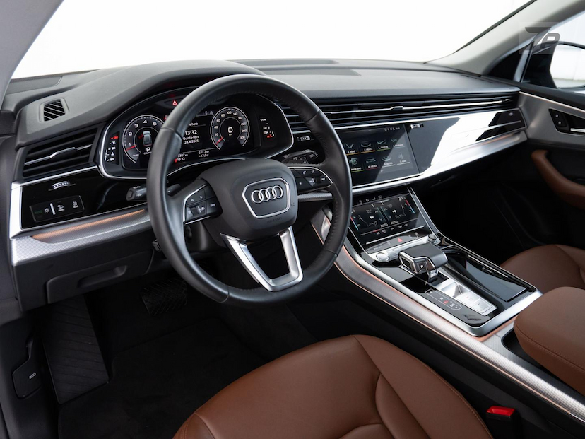 Foto do veículo AUDI Q8  3.0TFSI 2020 19.854 KM 378.900,00