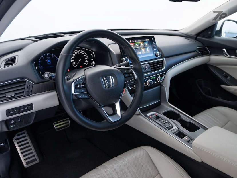 Foto do veículo HONDA ACCORD  2019 113.996 KM 165.000,00