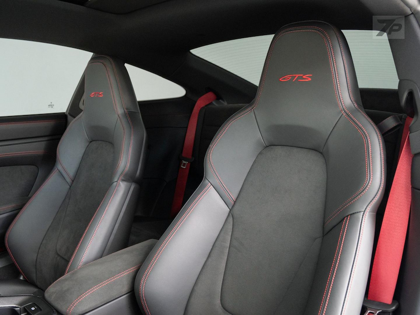 Foto do veículo PORSCHE 911  CARRERA GTS 2024 1.317 KM 1.129.000,00