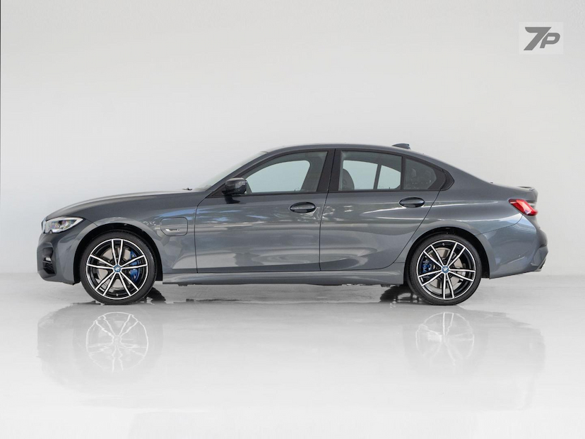 Foto do veículo BMW 330I 330E 2022 36.204 KM 255.000,00