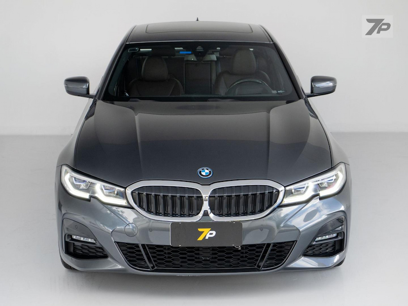 Foto do veículo BMW 330I 330E 2022 36.204 KM 255.000,00