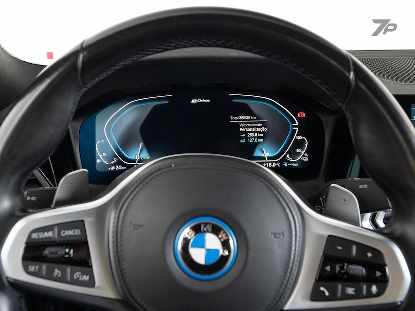 Foto do veículo BMW 330I 330E 2022 36.204 KM 255.000,00