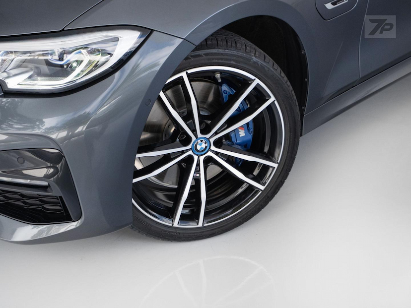 Foto do veículo BMW 330I 330E 2022 36.204 KM 255.000,00