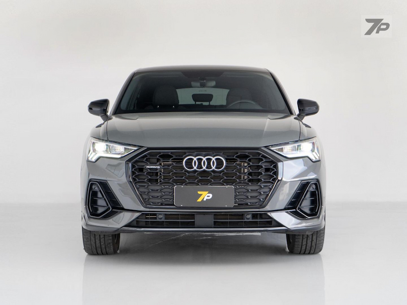 Foto do veículo AUDI Q3  SPORTBACK TFSI PERFORMANCE BLACK QUATTRO 2022 23.408 KM 258.500,00