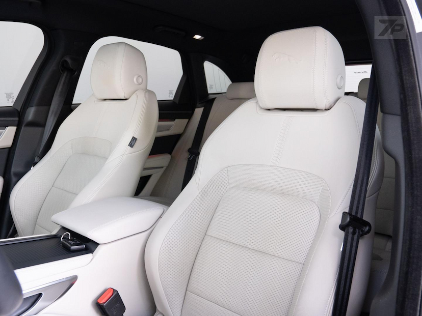 Foto do veículo JAGUAR F-PACE FPACE PHEV RD SE 2024 6.603 KM 428.500,00