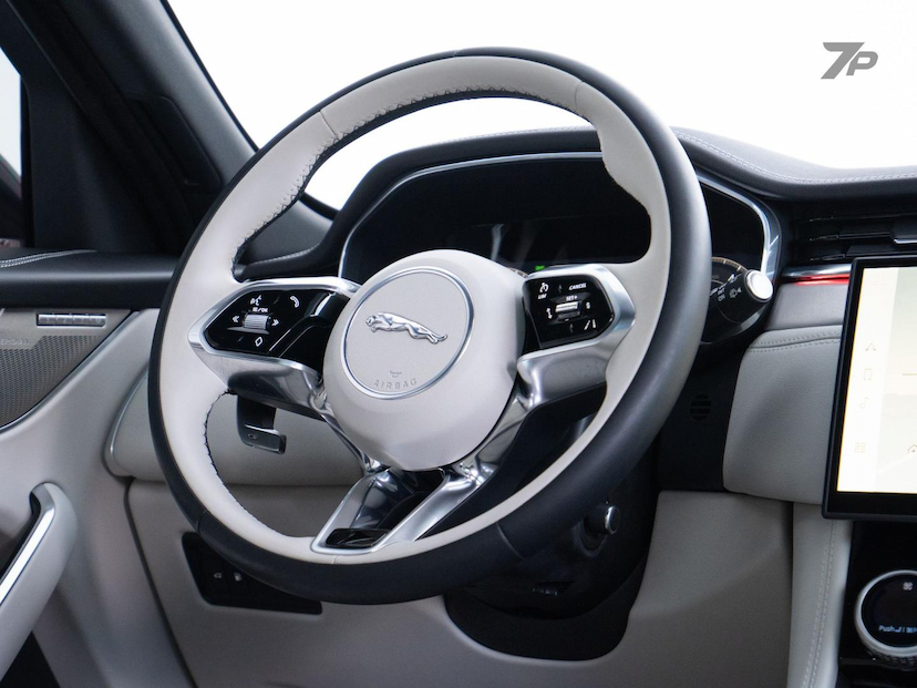 Foto do veículo JAGUAR F-PACE FPACE PHEV RD SE 2024 6.603 KM 428.500,00