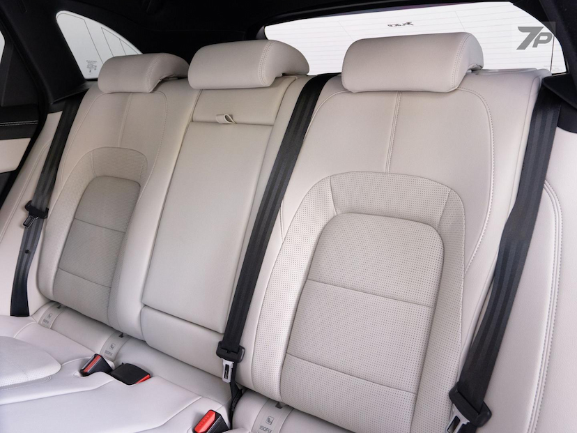Foto do veículo JAGUAR F-PACE FPACE PHEV RD SE 2024 6.603 KM 428.500,00