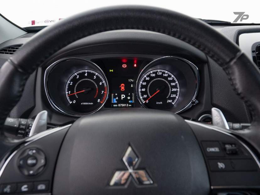 Foto do veículo MITSUBISHI OUTLANDER  SPT HPE2WD 2021 75.012 KM 114.500,00