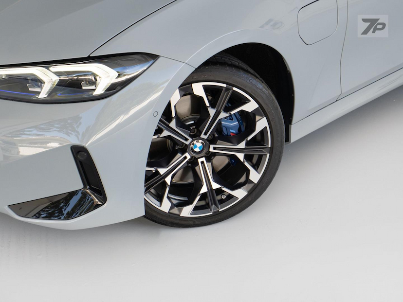 Foto do veículo BMW 330I 330E 2025 1.524 KM 424.980,00