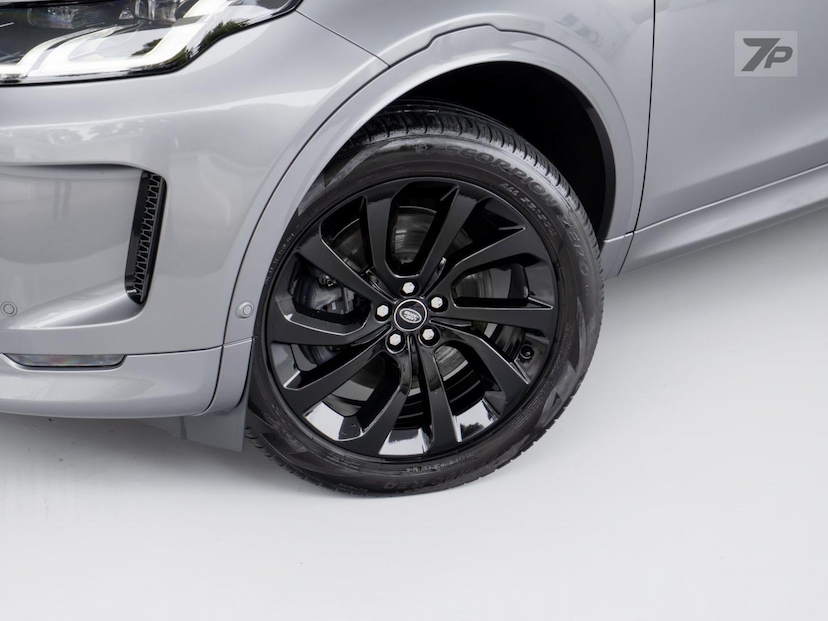 Foto do veículo LAND ROVER DISCOVERY DISC SPT P250FF SERD7 2023 14.164 KM 295.000,00