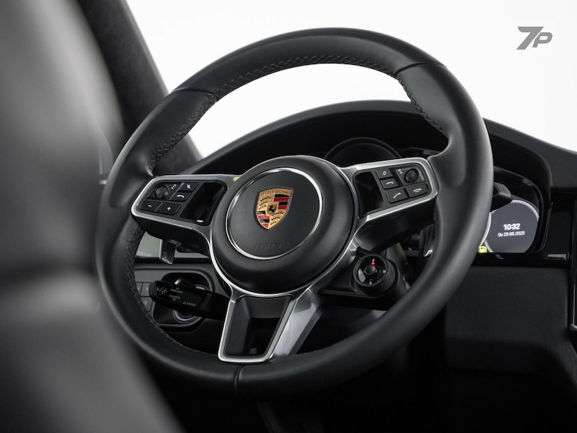 Foto do veículo PORSCHE CAYENNE  CP PHE 2023 26.043 KM 644.500,00