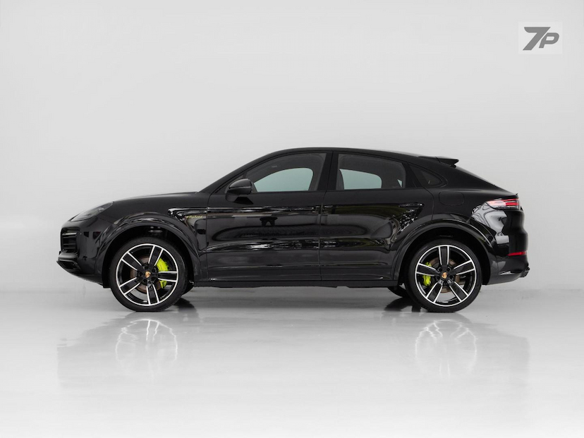 Foto do veículo PORSCHE CAYENNE  CP PHE 2023 26.043 KM 644.500,00