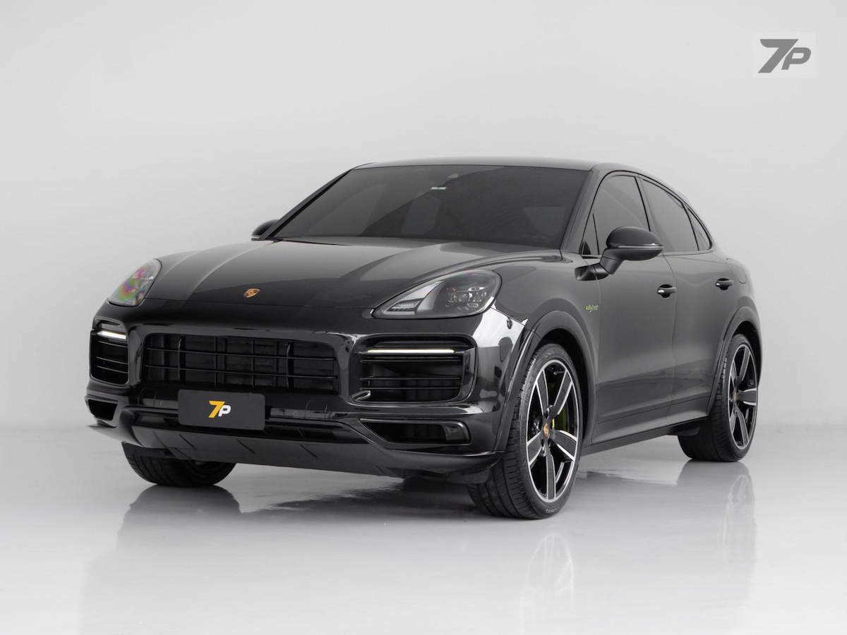 Foto do veículo PORSCHE CAYENNE  CP PHE 2022/2023 26.043 KM R$ 649.000,00