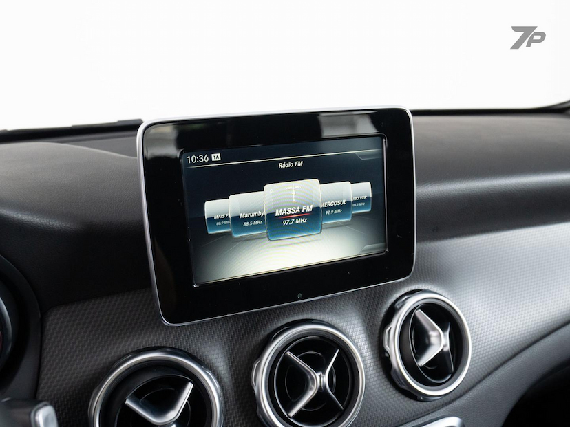 Foto do veículo MERCEDES-BENZ GLA 200 GLA200FF STY 2018 66.259 KM 109.000,00