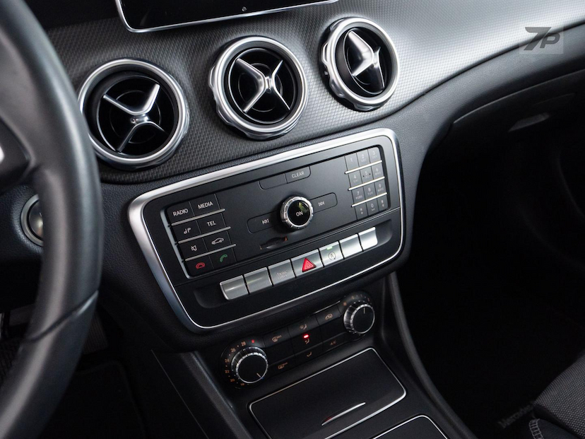 Foto do veículo MERCEDES-BENZ GLA 200 GLA200FF STY 2018 66.259 KM 109.000,00