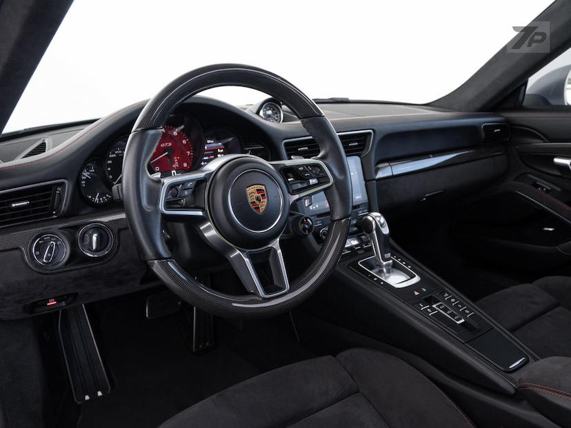 Foto do veículo PORSCHE 911  GTS 2018 14.245 KM 749.000,00